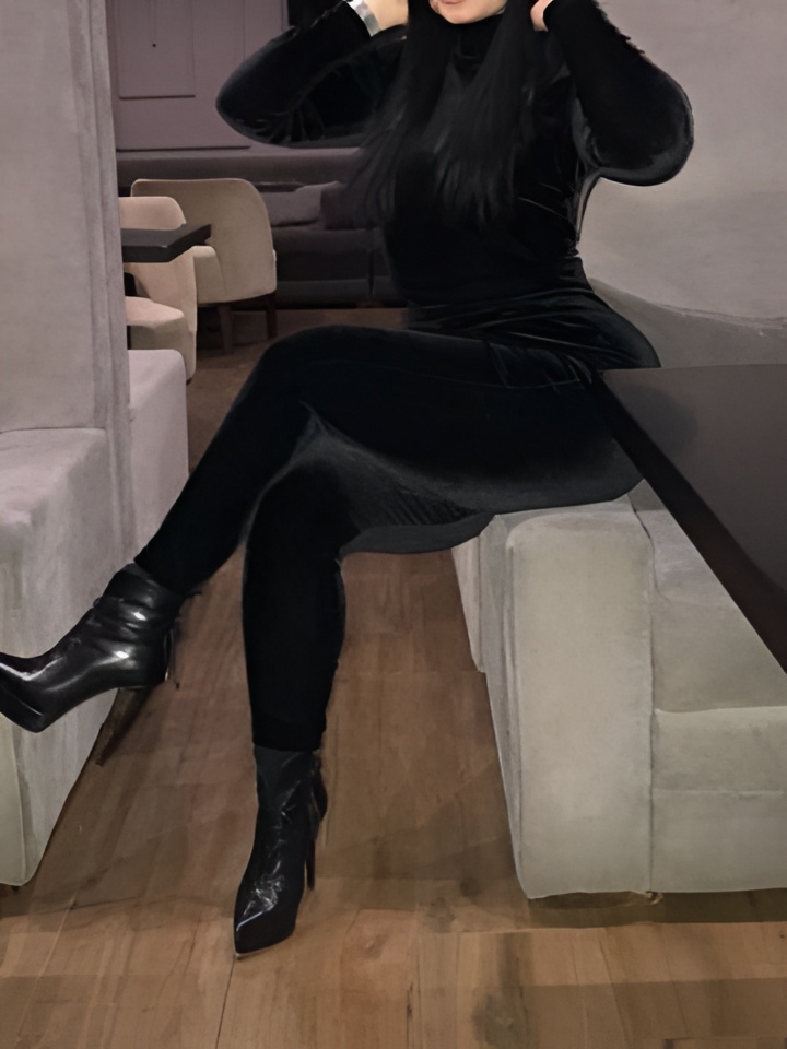 Ева привлекальеная девушка из Долгопрудного цена от 4000 руб