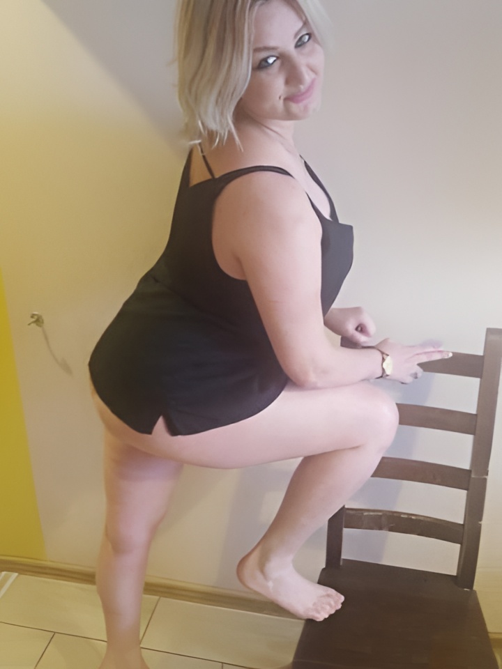 Илона привлекальеная девушка из Долгопрудного цена от 1500 руб