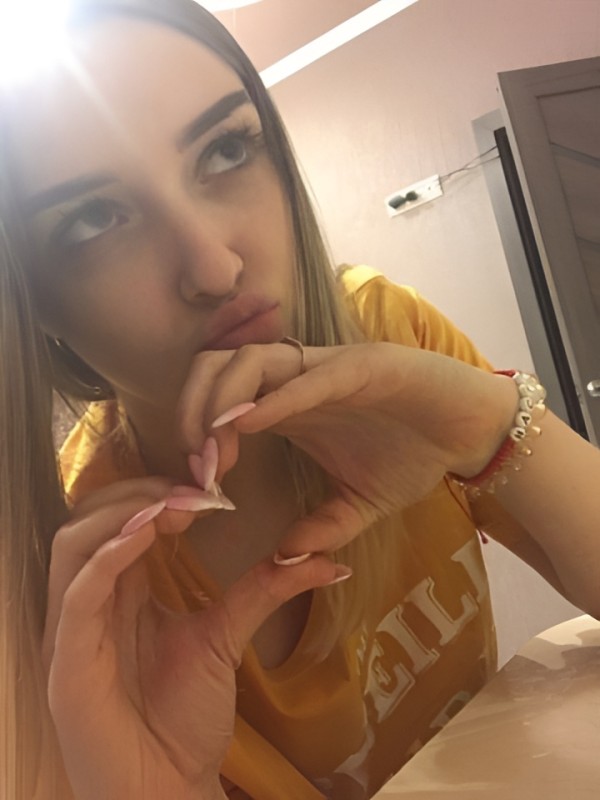 Анечка привлекательная девушка из Долгопрудного цена от 2000 руб