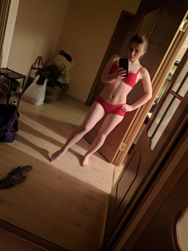 Медея привлекательная девушка из Долгопрудного цена от 2000 руб