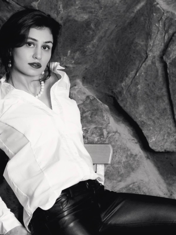 Оленька привлекательная девушка из Долгопрудного цена от 3500 руб